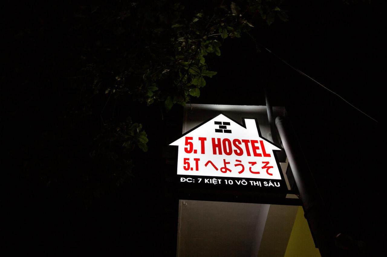5.T Hostel Hué Extérieur photo
