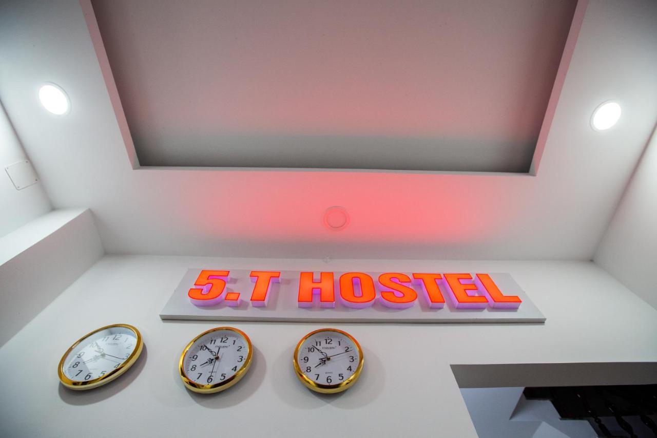 5.T Hostel Hué Extérieur photo