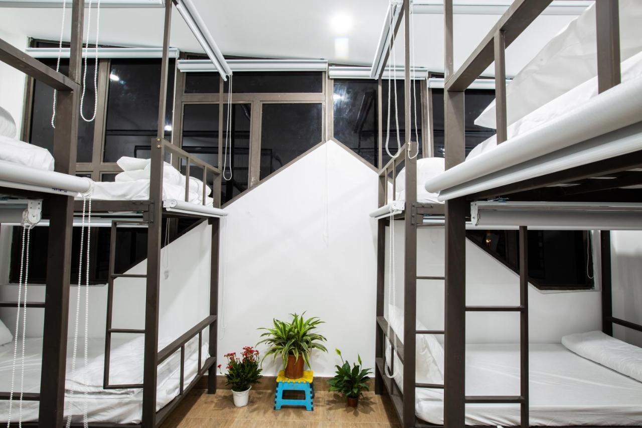5.T Hostel Hué Extérieur photo