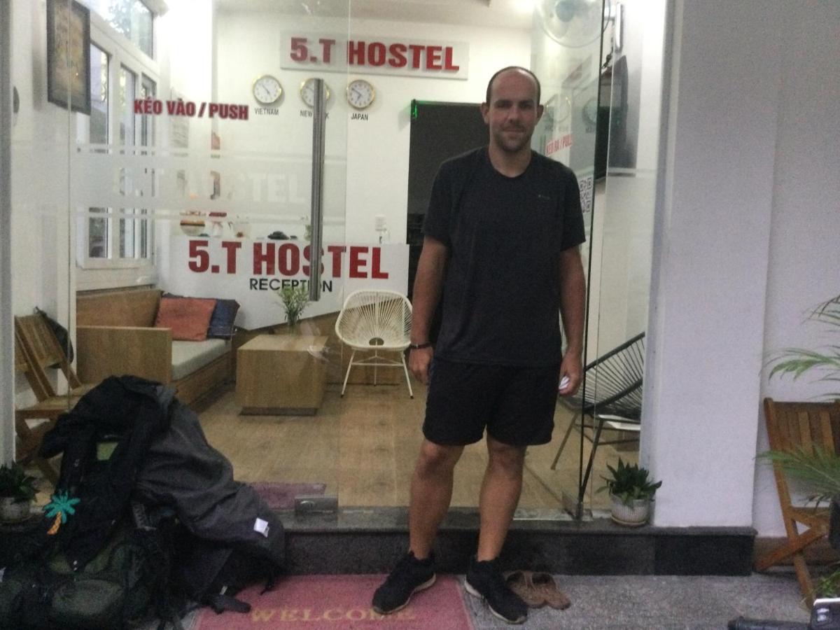 5.T Hostel Hué Extérieur photo
